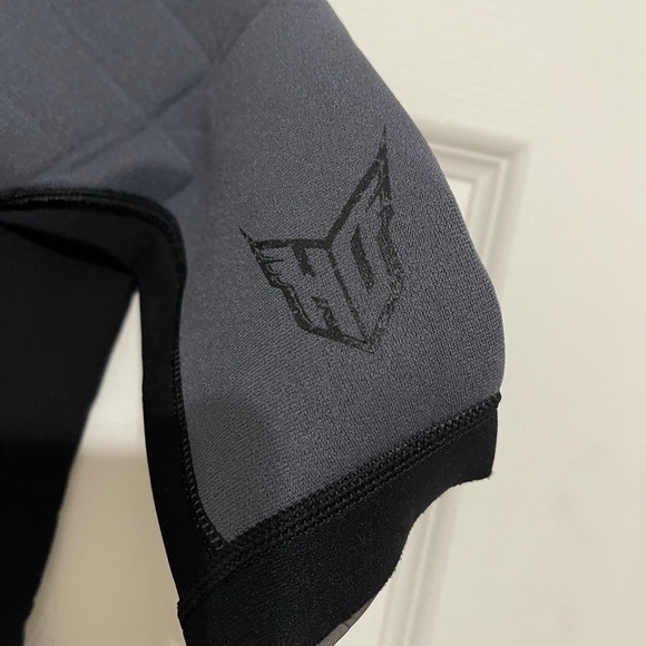 HO sports Kids wet suit - Picture 3 of 8